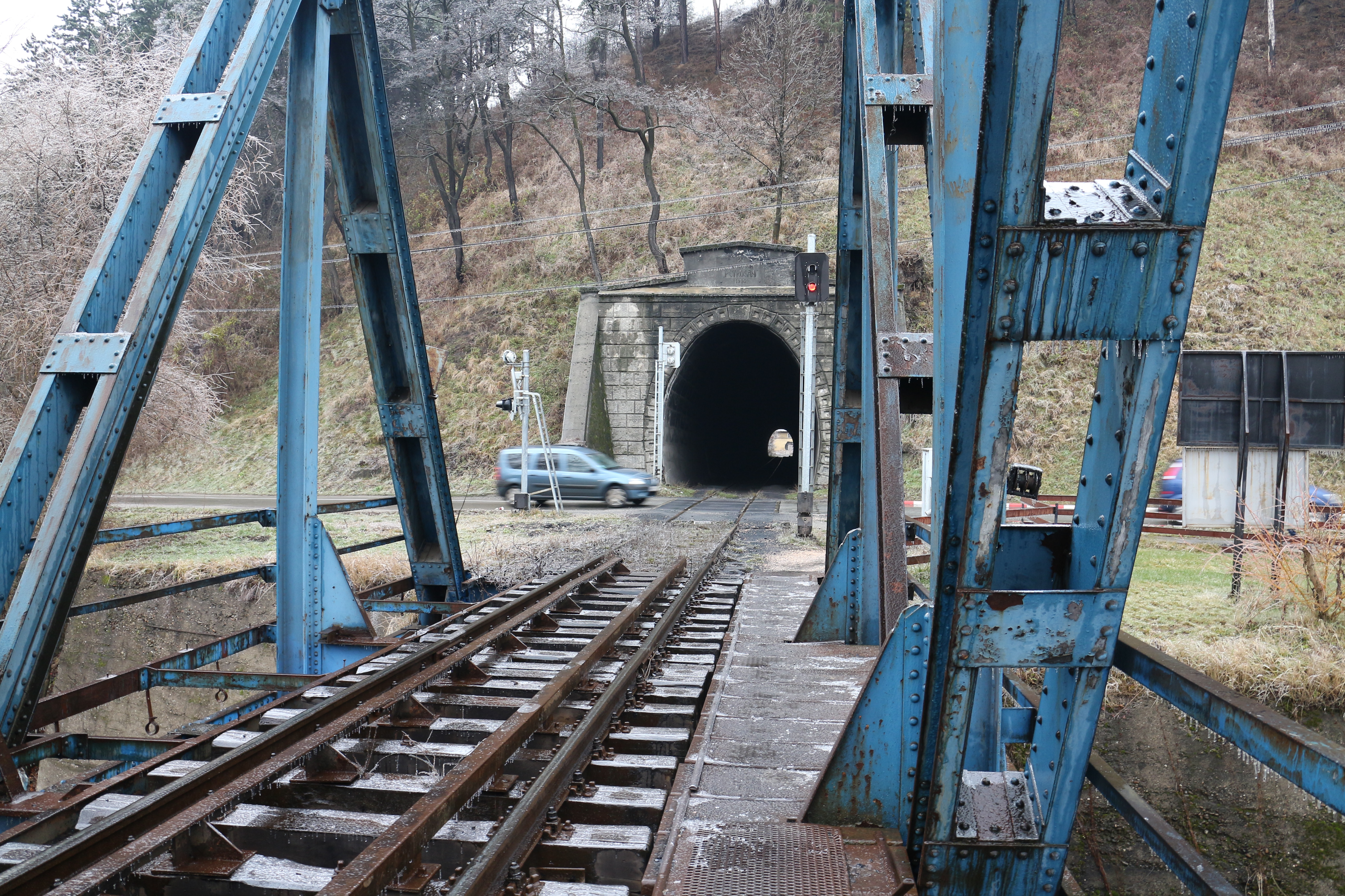 Pod de cale ferata - Sosea - Tunel - Petrila